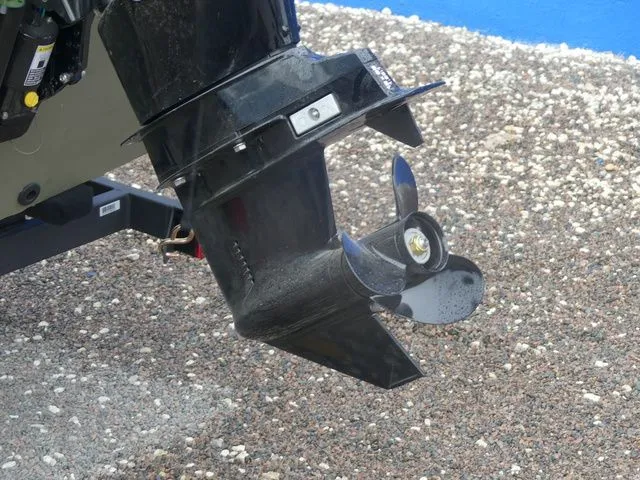 Slide: The Image of Tracker Grizzly 1648 SC 2026 - 10