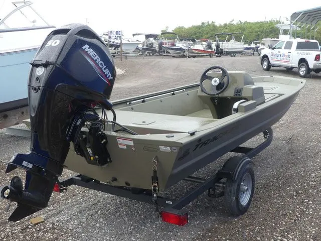 Slide: The Image of Tracker Grizzly 1648 SC 2026 - 4