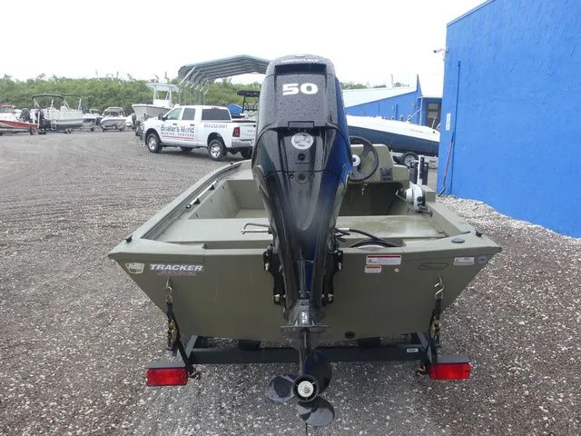 Slide: The Image of Tracker Grizzly 1648 SC 2026 - 5