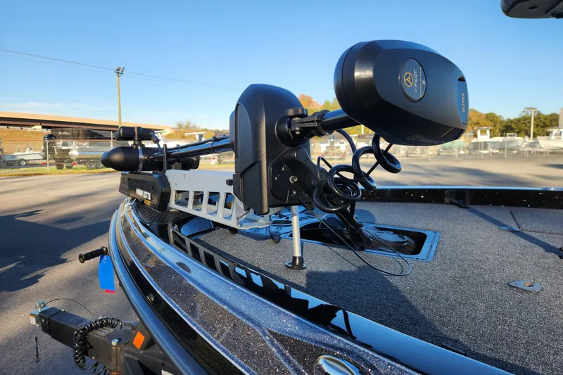 Slide: The Image of 2020 Ranger Z519 boat with Minn Kota trolling motor on deck. - 8