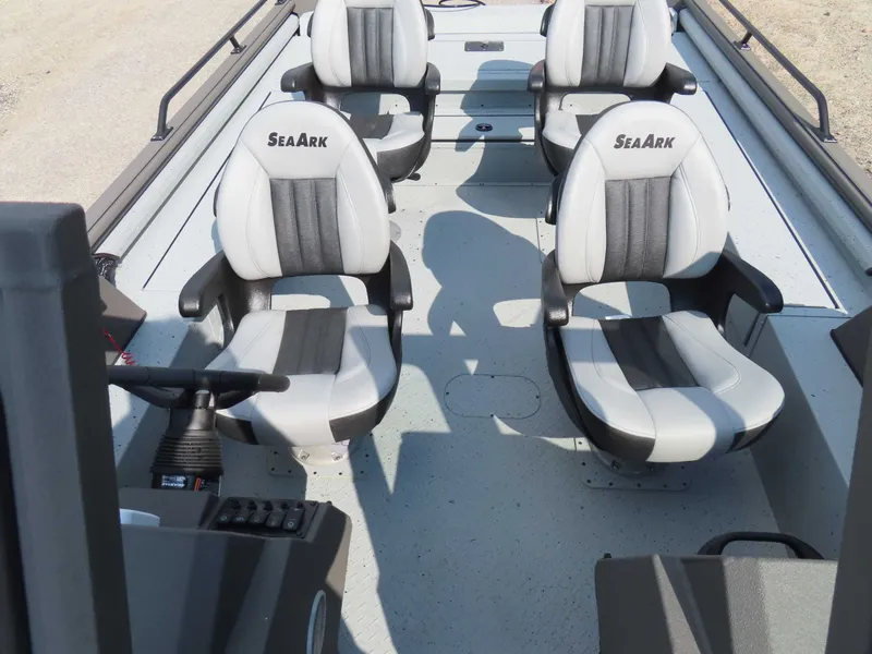 Slide: The Image of SeaArk ProCat 240 2026 - 14