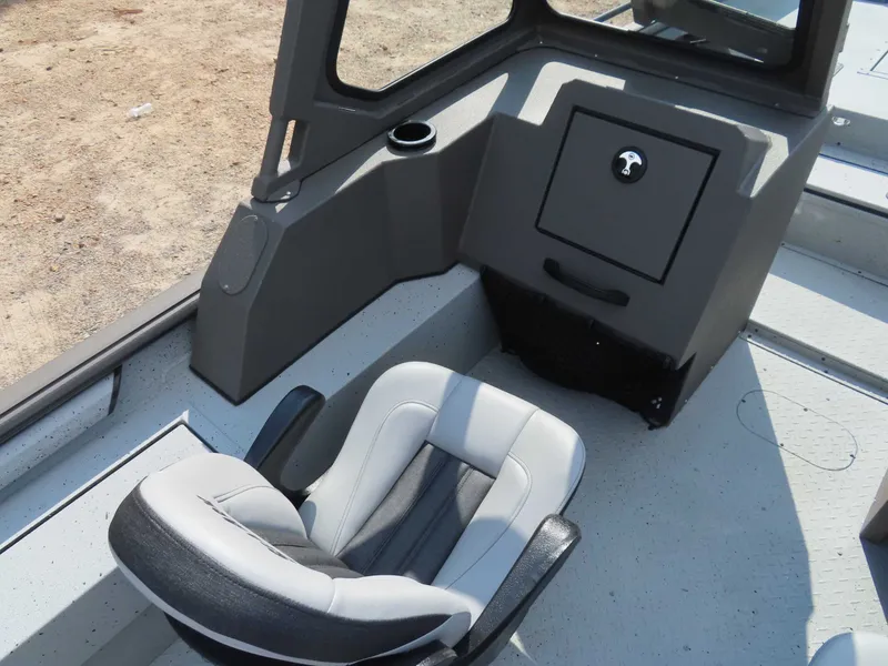 Slide: The Image of SeaArk ProCat 240 2026 - 15