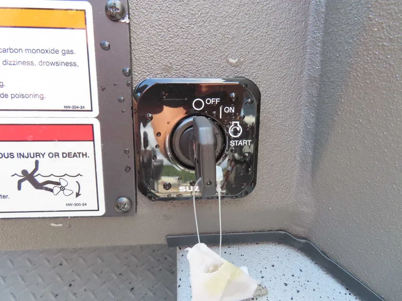 Slide: The Image of SeaArk ProCat 240 2026 - 22