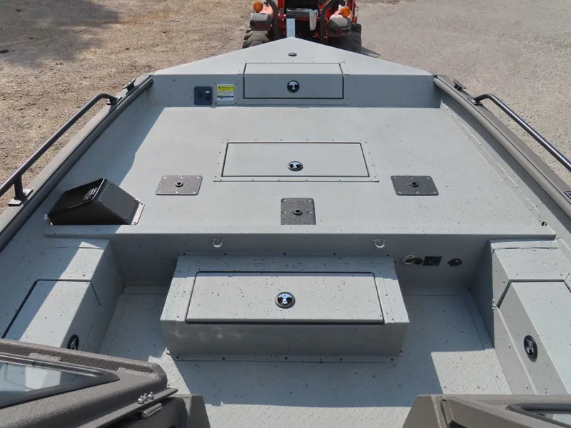 Slide: The Image of SeaArk ProCat 240 2026 - 24