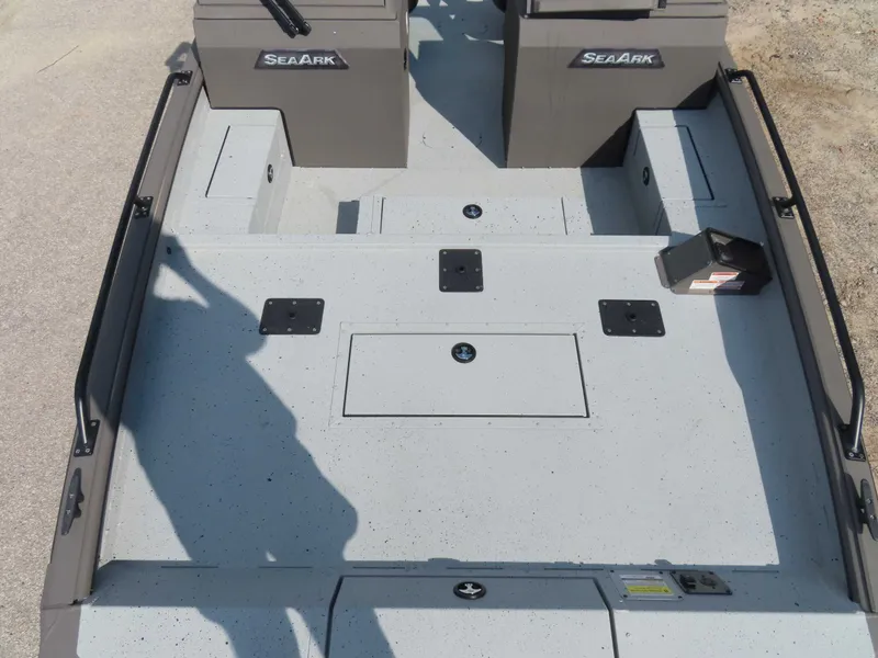 Slide: The Image of SeaArk ProCat 240 2026 - 25
