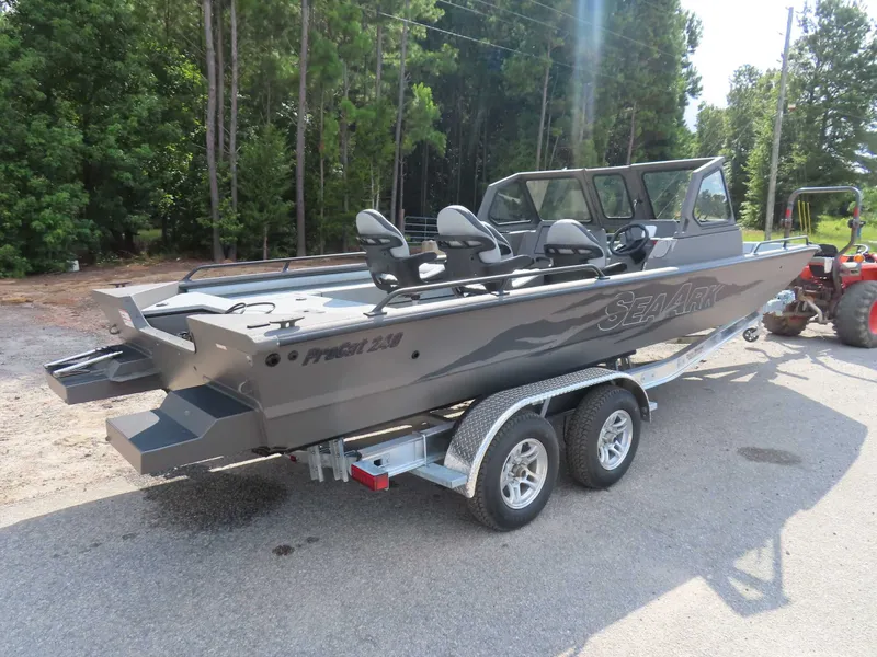 Slide: The Image of SeaArk ProCat 240 2026 - 3