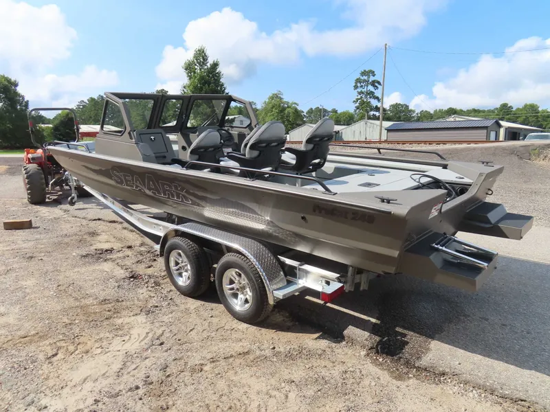 Slide: The Image of SeaArk ProCat 240 2026 - 5