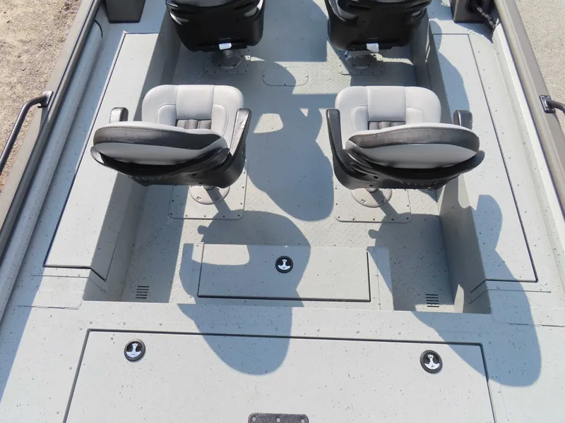 Slide: The Image of SeaArk ProCat 240 2026 - 9