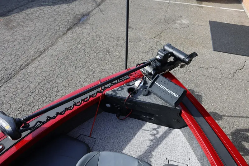 Slide: The Image of 2022 Tracker Targa V-19 WT boat with Humminbird fishfinder and trolling motor. - 9