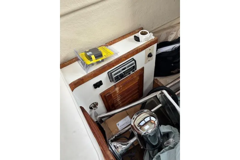 Slide: The Image of 2009 Ranger Tugs R21-EC interior with control panel and accessories. - 24