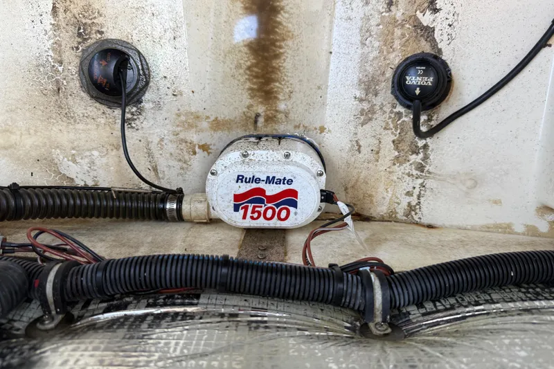 Slide: The Image of Bilge pump system in 2018 Chris-Craft Capri 27 boat. - 67