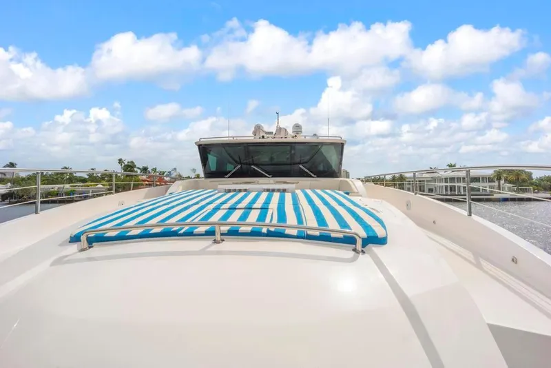 Slide: The Image of Bow Blue Stripe Sunpad Looking Aft - 7