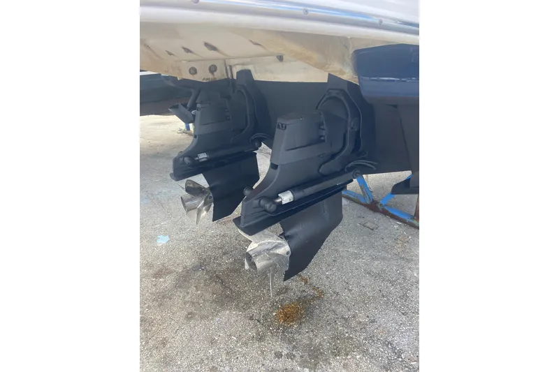 Slide: The Image of Counter Rotating Bravo 3 Drives - 36