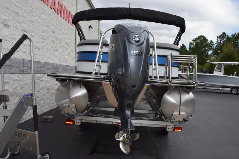 Slide: The Image of 2026 Bentley Pontoons Bolt 223 with Yamaha 150 engine, parked outdoors. - 5