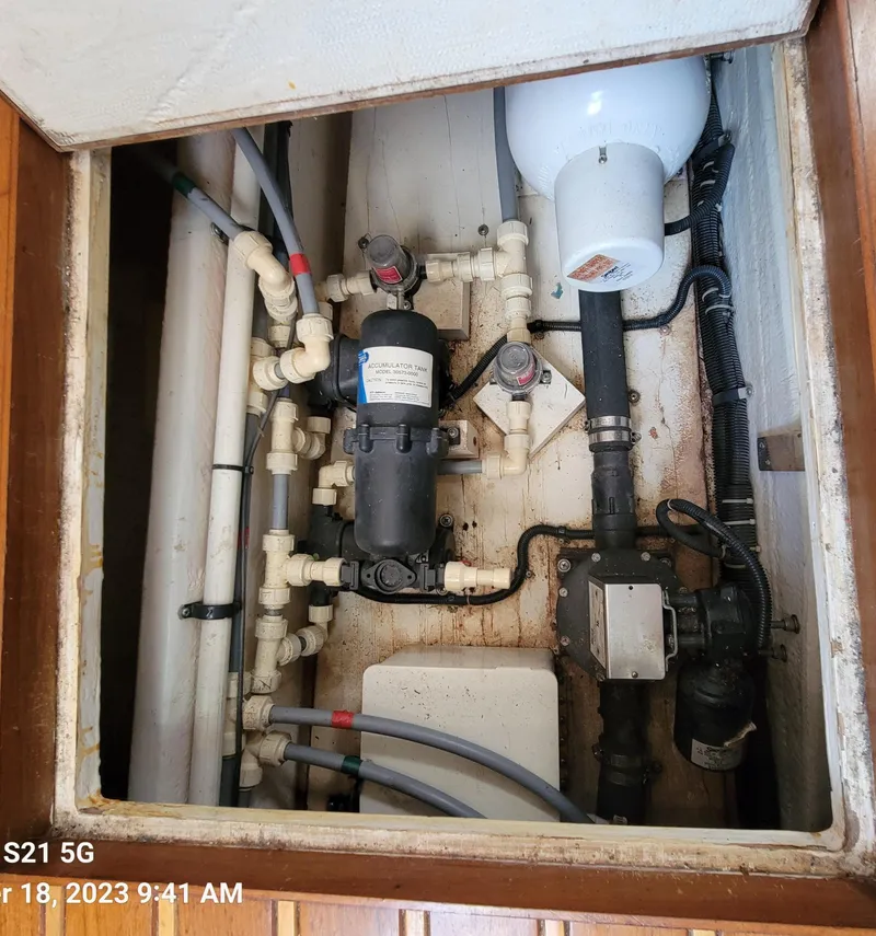 Slide: The Image of Salon Bilge Access - 41