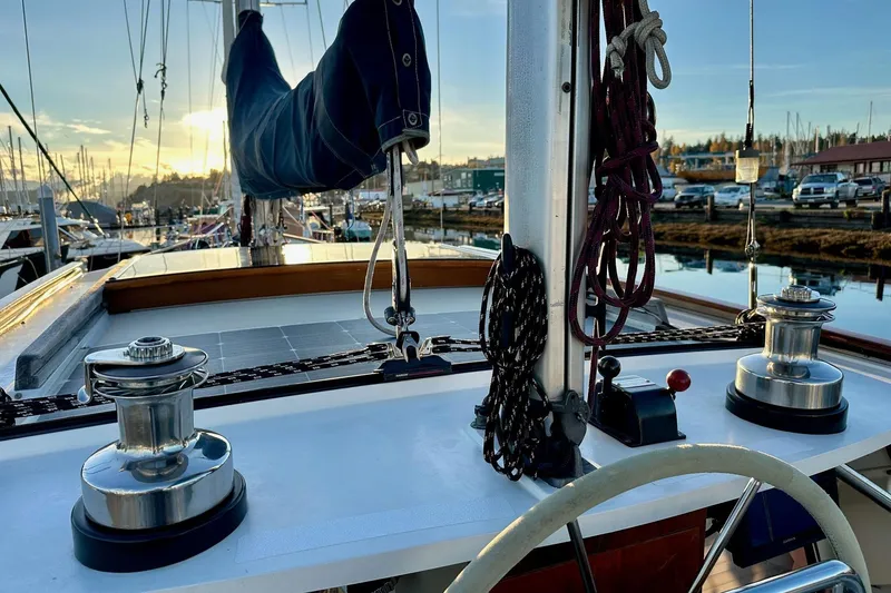 Slide: The Image of Nauticat 38 - Cockpit Helm - 10