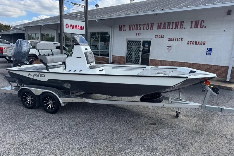 The Image of Avid 21 Recon ST 2026 boat on trailer at Mt. Houston Marine dealership. - 0