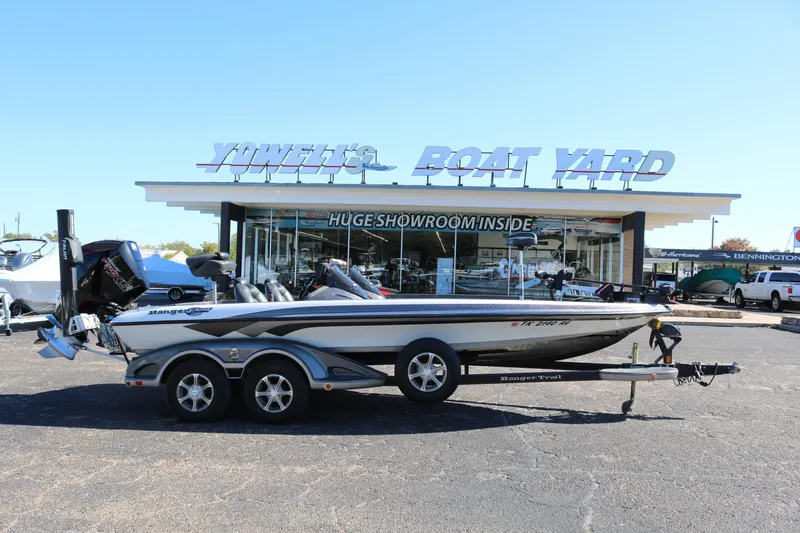 The Image of 2010 Ranger Z521 Comanche boat at Yowell's Boat Yard showroom. - 0