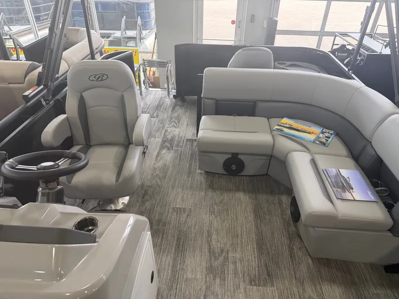 Slide: The Image of Bentley Pontoons LE 180 3 PT 2026 - 3