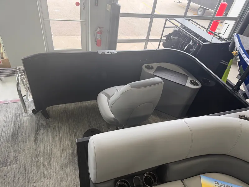 Slide: The Image of Bentley Pontoons LE 180 3 PT 2026 - 5