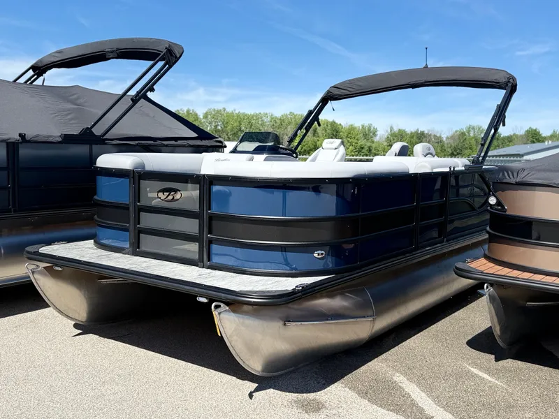 The Image of 2026 Bentley Pontoons FISH 220 FISH N CRUISE on display. - 1