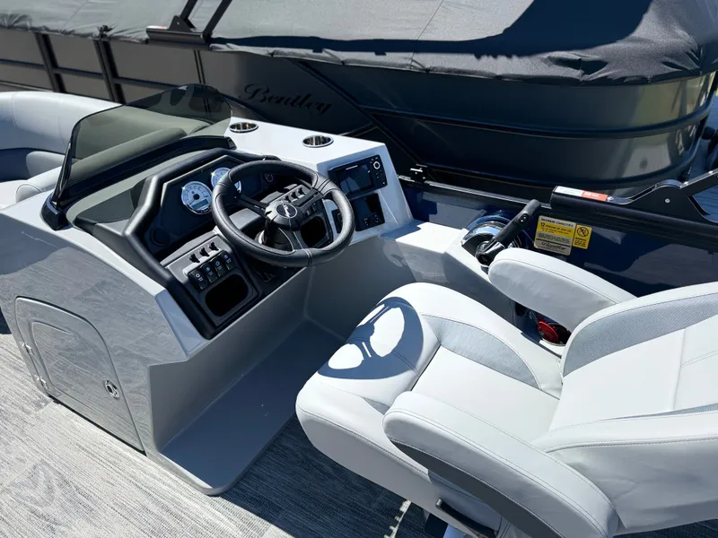 Slide: The Image of Interior view of Bentley Pontoons FISH 220 FISH N CRUISE 2026 helm. - 9