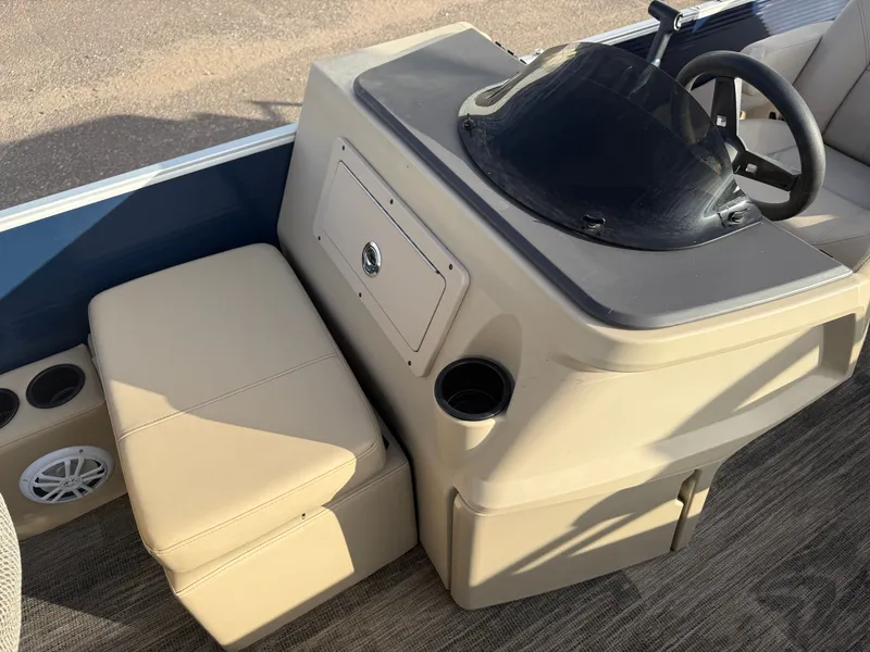 Slide: The Image of Sweetwater 2086 Quad Fish 2022 - 11