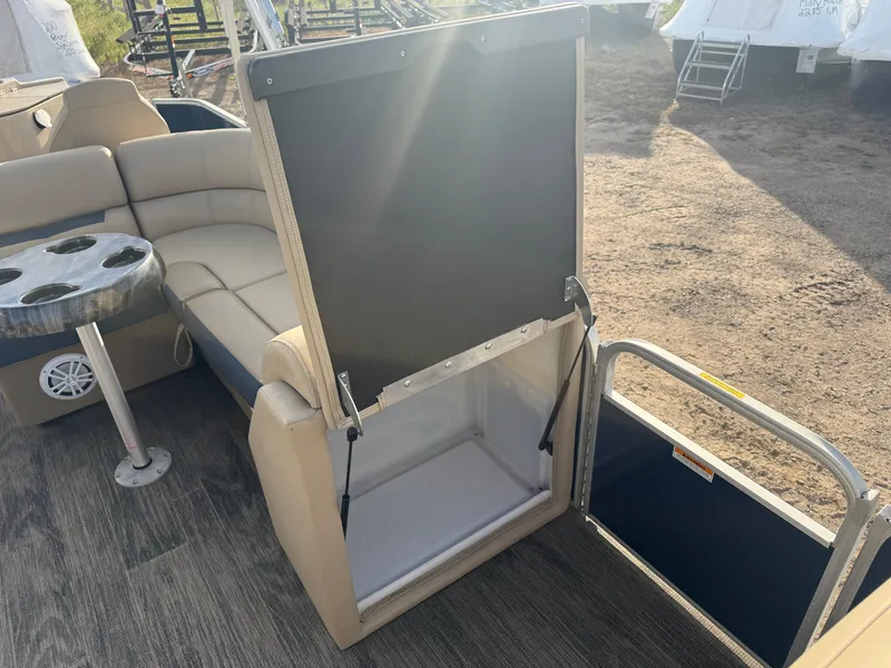 Slide: The Image of Sweetwater 2086 Quad Fish 2022 - 16