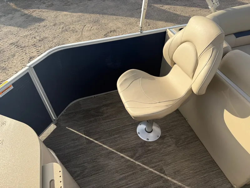 Slide: The Image of Sweetwater 2086 Quad Fish 2022 - 23