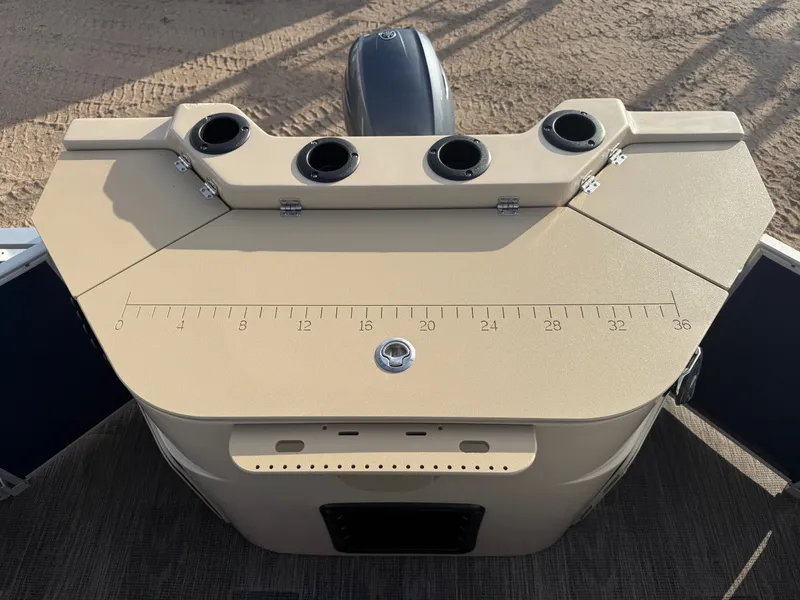 Slide: The Image of Sweetwater 2086 Quad Fish 2022 - 30