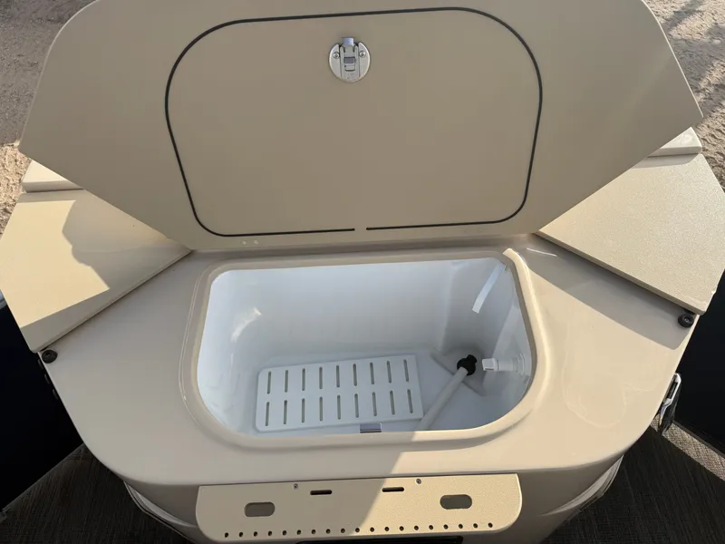 Slide: The Image of Sweetwater 2086 Quad Fish 2022 - 32