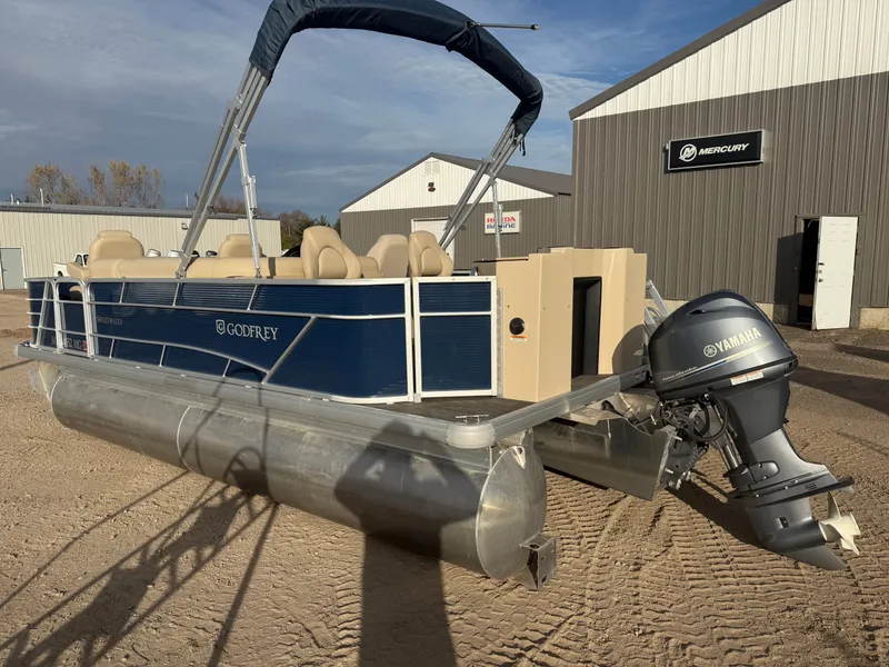 Slide: The Image of Sweetwater 2086 Quad Fish 2022 - 42