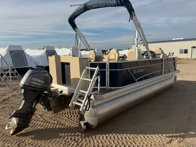 Slide: The Image of Sweetwater 2086 Quad Fish 2022 - 47