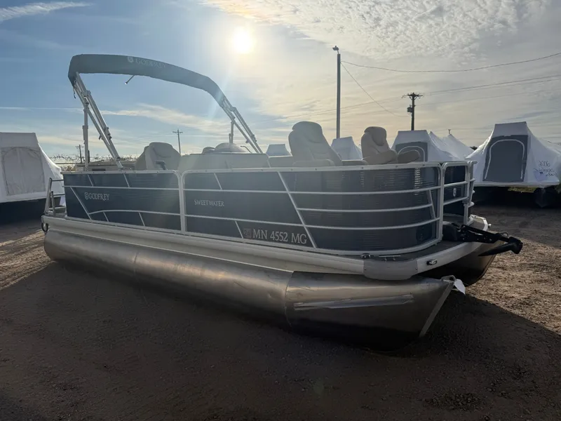 Slide: The Image of Sweetwater 2086 Quad Fish 2022 - 48