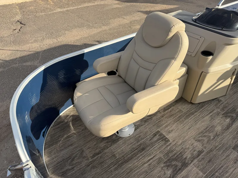 Slide: The Image of Sweetwater 2086 Quad Fish 2022 - 9