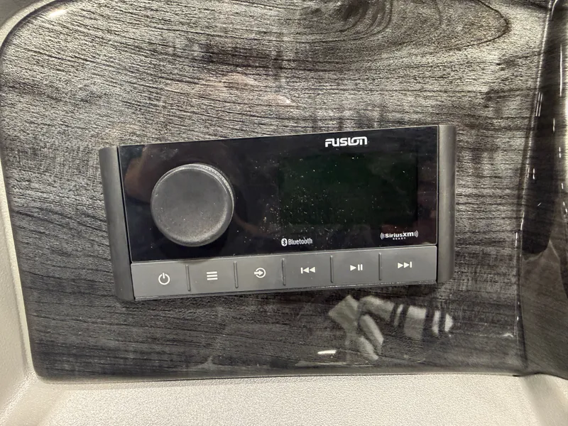 Slide: The Image of Tahoe LTZ 2385 Swingback (VRB) & Honda 4-Stroke EFI 2026 - 12