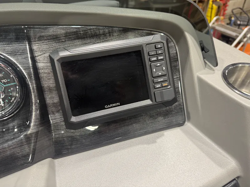 Slide: The Image of Tahoe LTZ 2385 Swingback (VRB) & Honda 4-Stroke EFI 2026 - 14