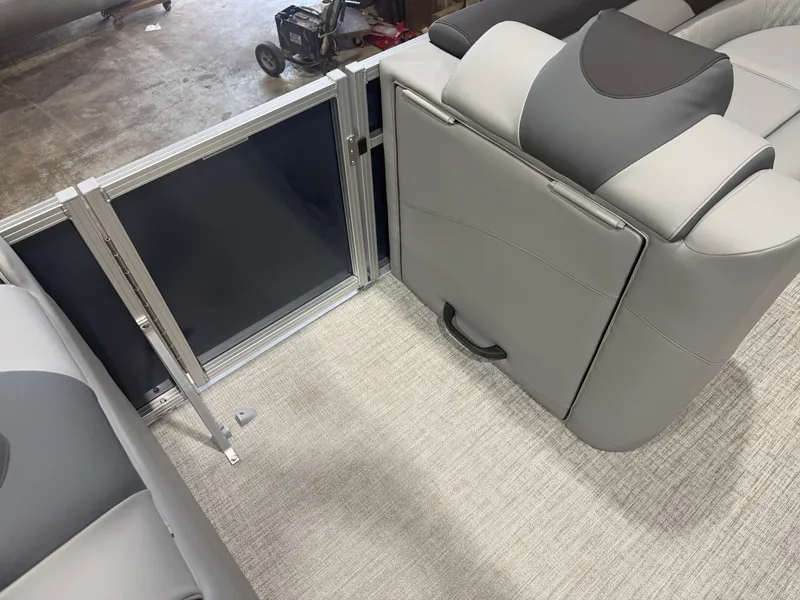 Slide: The Image of Tahoe LTZ 2385 Swingback (VRB) & Honda 4-Stroke EFI 2026 - 26