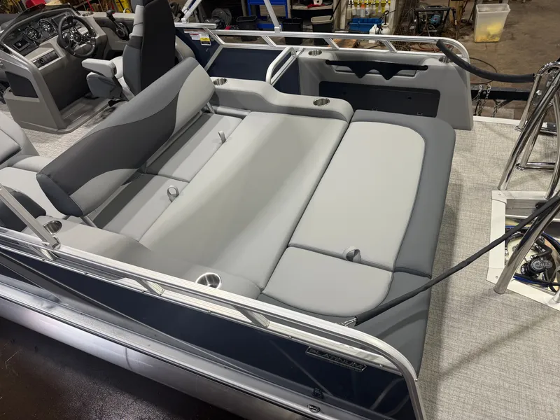 Slide: The Image of Tahoe LTZ 2385 Swingback (VRB) & Honda 4-Stroke EFI 2026 - 4