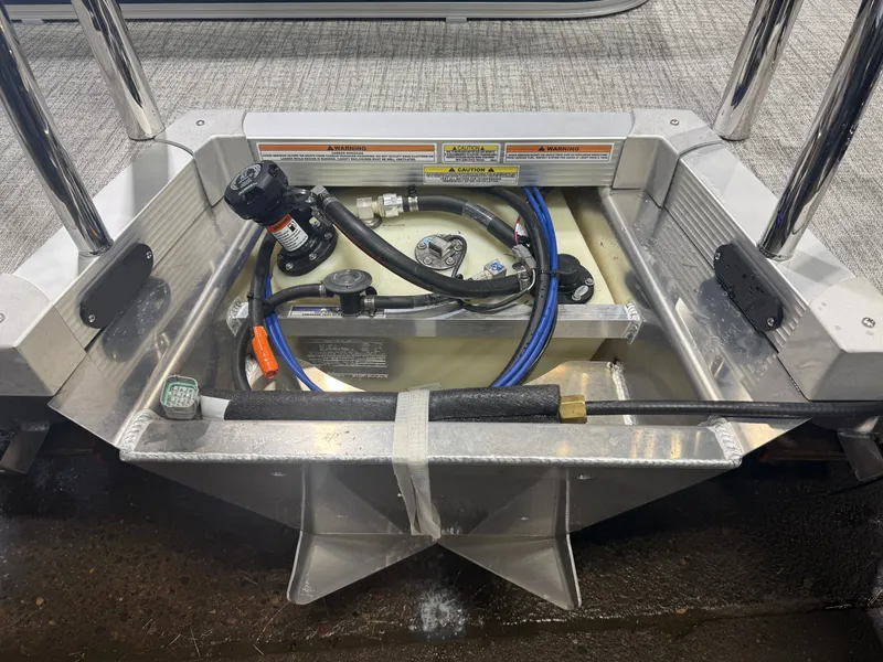 Slide: The Image of Tahoe LTZ 2385 Swingback (VRB) & Honda 4-Stroke EFI 2026 - 41