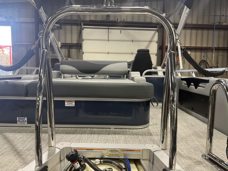 Slide: The Image of Tahoe LTZ 2385 Swingback (VRB) & Honda 4-Stroke EFI 2026 - 42