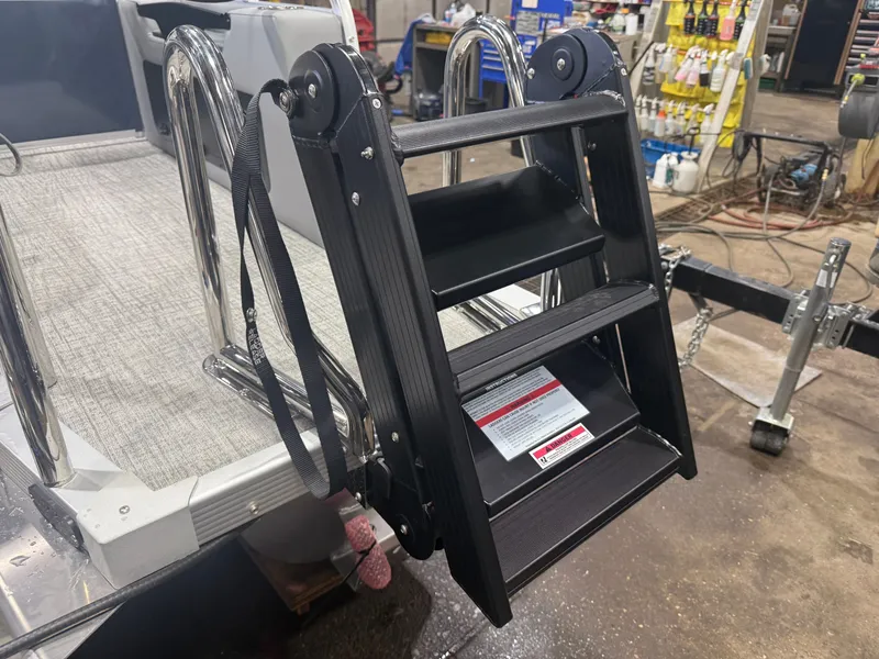 Slide: The Image of Tahoe LTZ 2385 Swingback (VRB) & Honda 4-Stroke EFI 2026 - 43