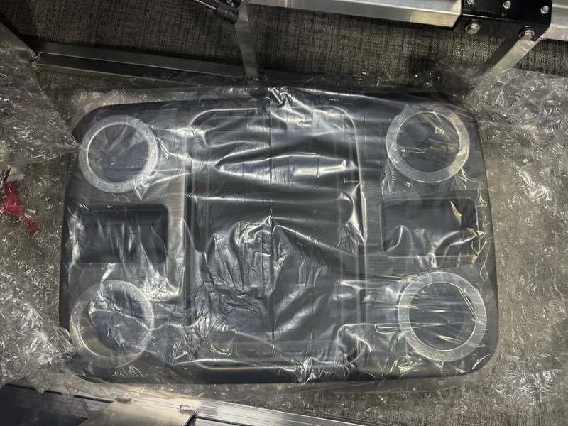 Slide: The Image of Tahoe LTZ 2385 VRB Swingback 2026 - 24