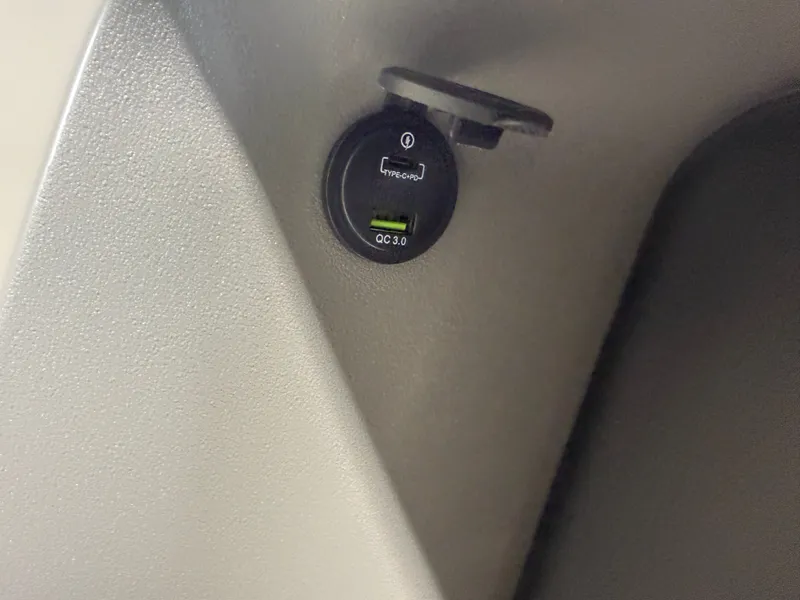 Slide: The Image of Tahoe LTZ 2385 VRB Swingback 2026 - 30