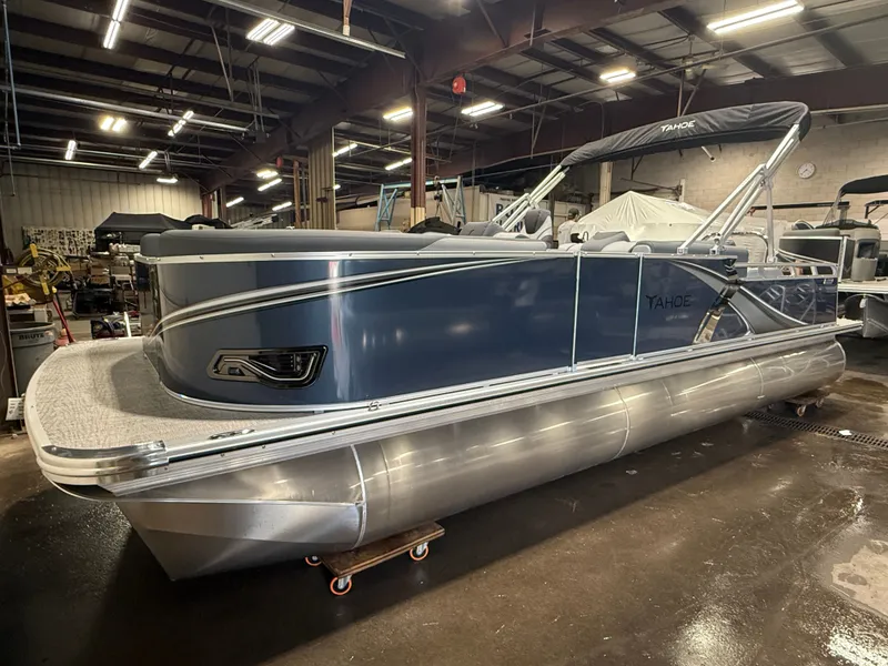 Slide: The Image of Tahoe LTZ 2385 VRB Swingback 2026 - 36