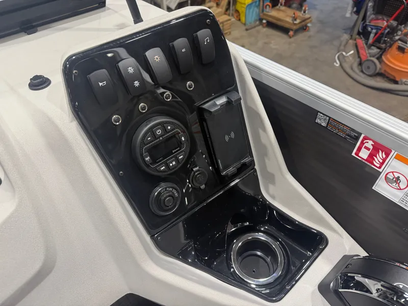 Slide: The Image of Princecraft Vectra 23 RL SS Swingback Tritoon & Mercury 4-Stroke EFI 2026 - 14