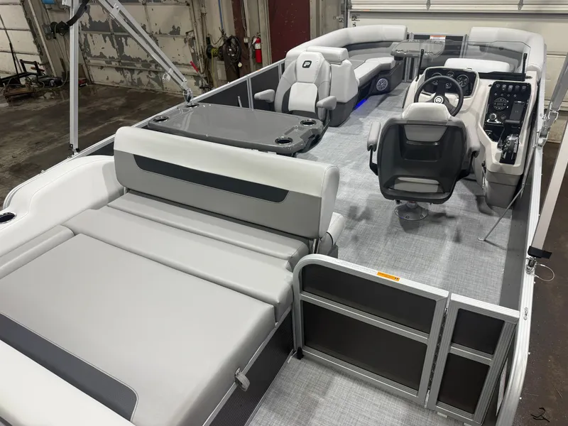 Slide: The Image of Princecraft Vectra 23 RL SS Swingback Tritoon & Mercury 4-Stroke EFI 2026 - 19