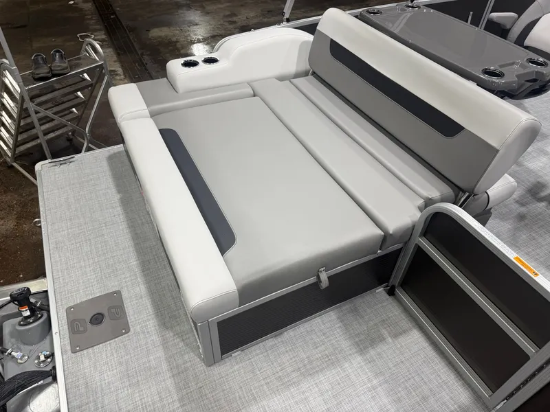 Slide: The Image of Princecraft Vectra 23 RL SS Swingback Tritoon & Mercury 4-Stroke EFI 2026 - 20