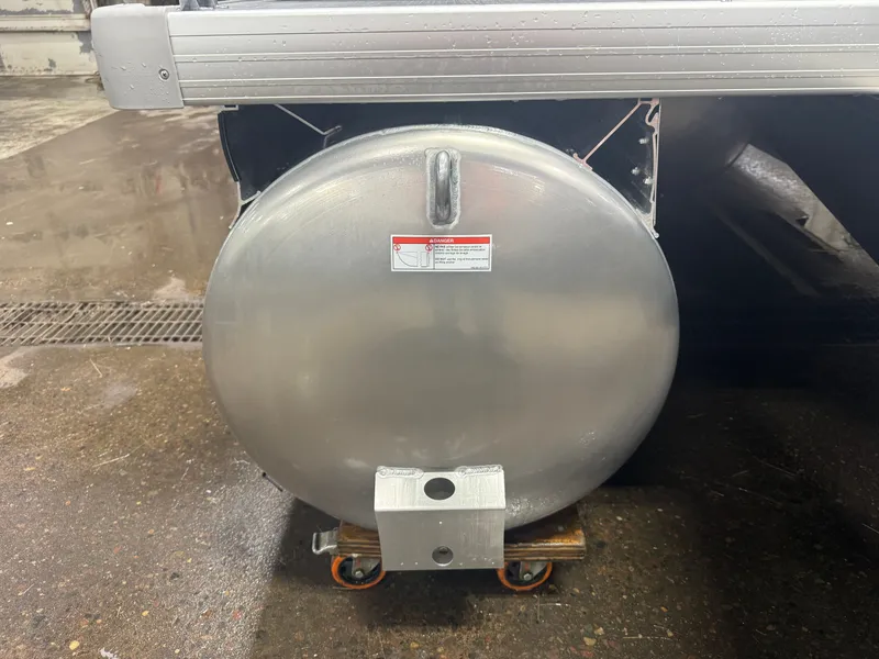 Slide: The Image of Princecraft Vectra 23 RL SS Swingback Tritoon & Mercury 4-Stroke EFI 2026 - 35