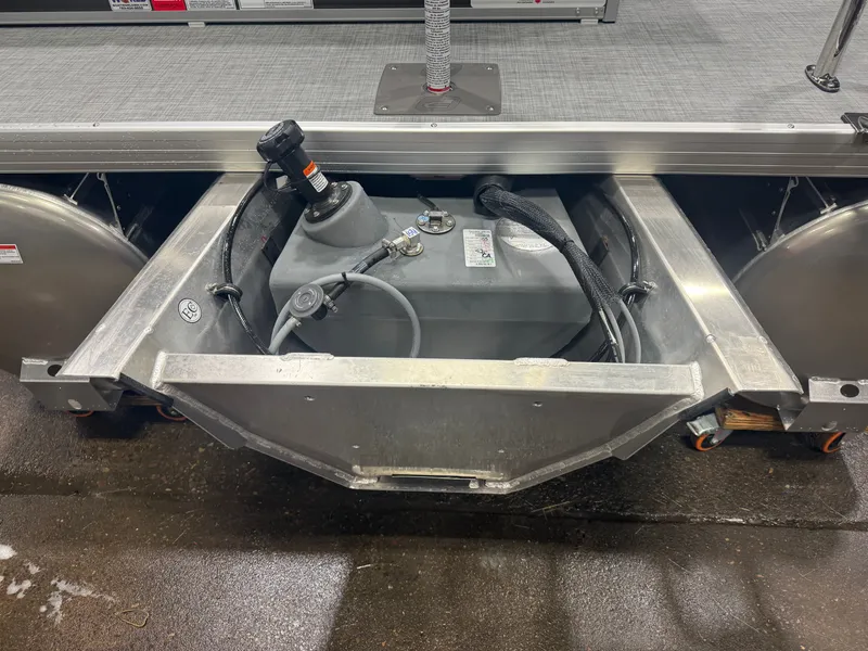 Slide: The Image of Princecraft Vectra 23 RL SS Swingback Tritoon & Mercury 4-Stroke EFI 2026 - 36